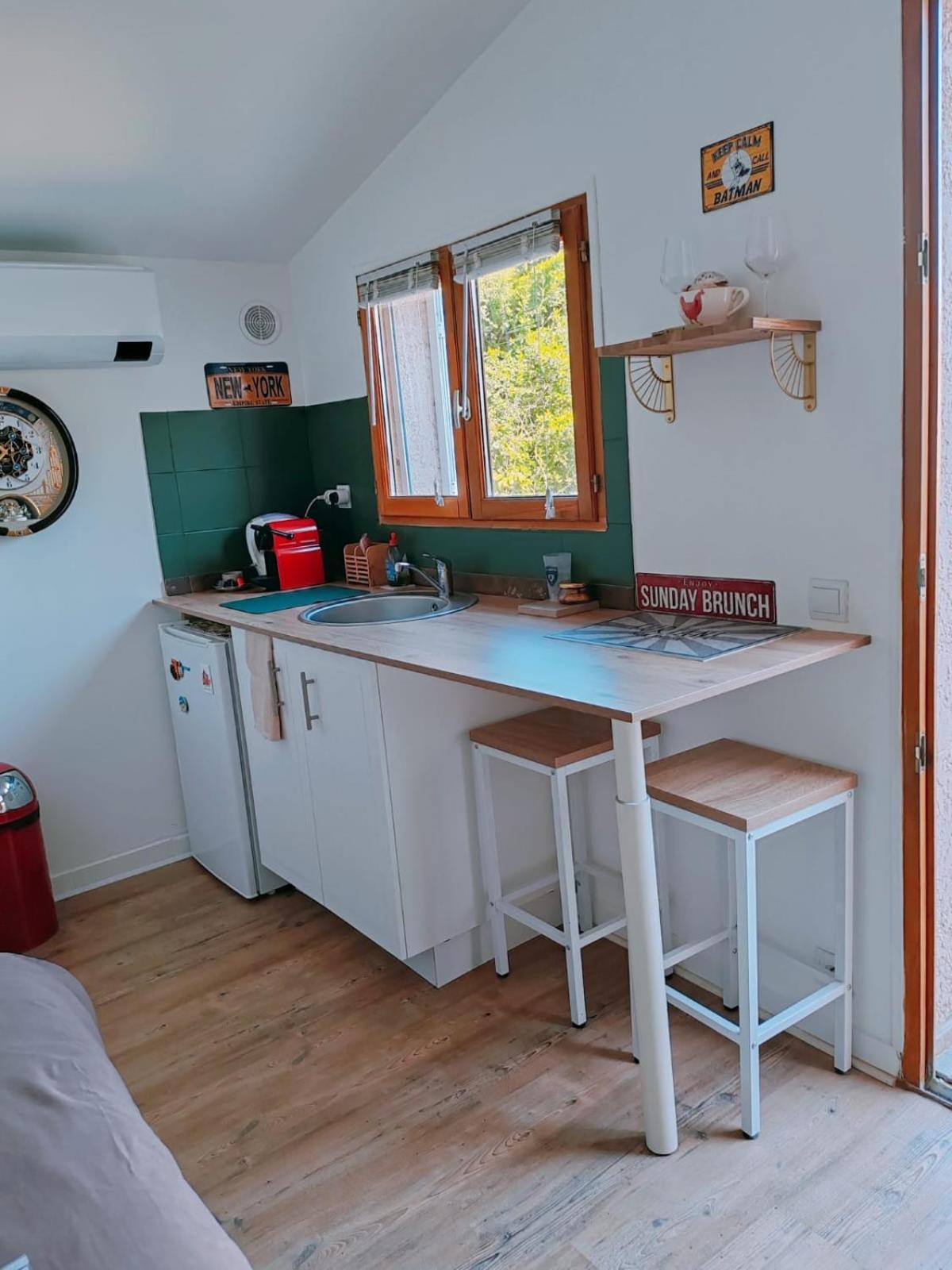 Casa Davia. Studio Independant Meuble. Фуриани Экстерьер фото